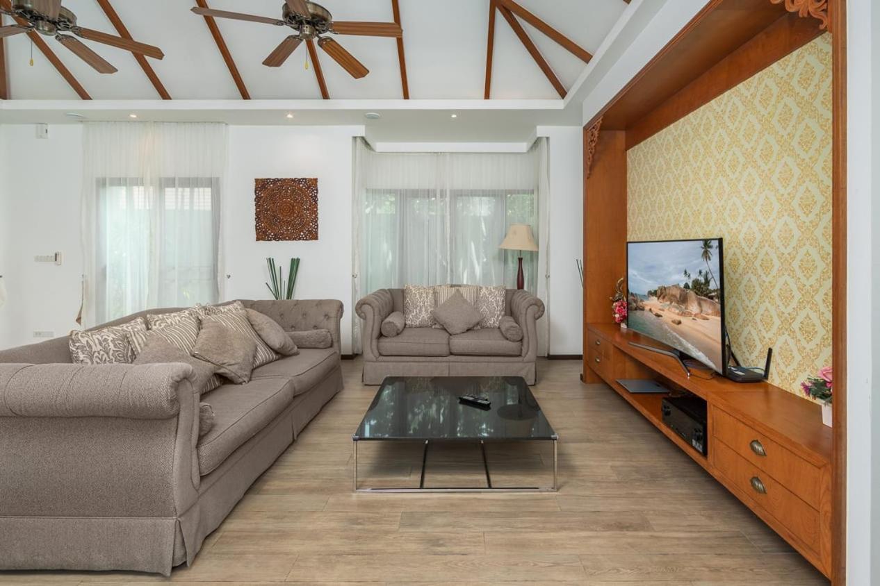 Villa Bond| 3 Bedrooms | Private Pool | 3 Min To Naiharn Beach Rawai Exterior photo